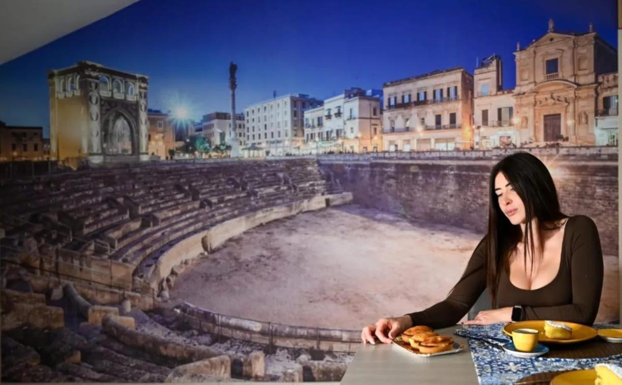 "Il Vecchio Salone" Appartamento In Pieno Centro Con Garage Privato Lecce Exterior photo